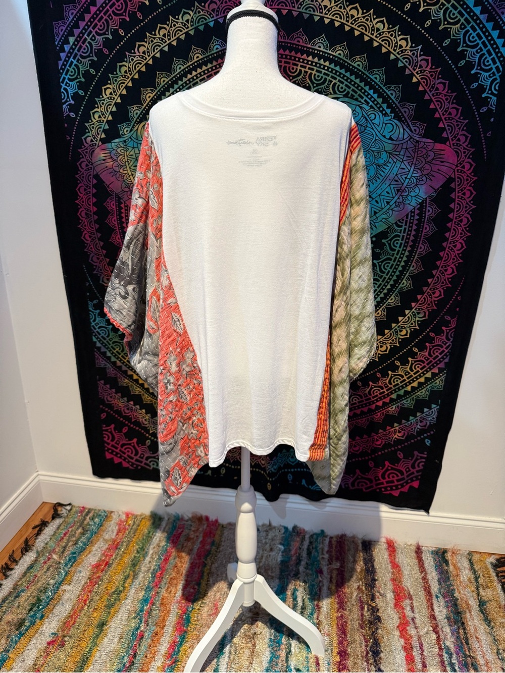 Kantha Tee - Picture 2 of 2
